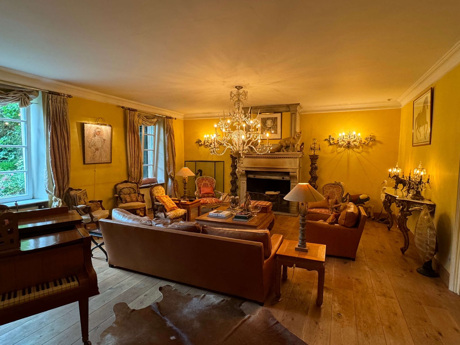 Grand salon jaune